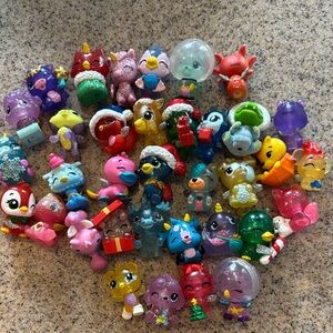 35 assorted Hatchimals